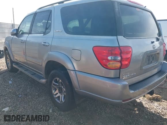 ✅ 2001 Toyota Sequoia SR5 • VIN: 5TDZT34A71S028573 • Lot: 42061154. Listed on IAAI with 274,467 mi. Free auction sales archive from the USA and detailed vehicle history report at DreamBid. Image 3.