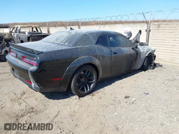 ✅ 2018 Dodge Challenger SRT Hellcat • VIN: 2C3CDZC98JH177803 • Lot: 42990369. Wystawiony na IAAI z przebiegiem Nie podano. Bezpłatny archiwum sprzedaży aukcyjnych z USA i szczegółowy raport historii pojazdu na DreamBid. Zdjęcie 4.