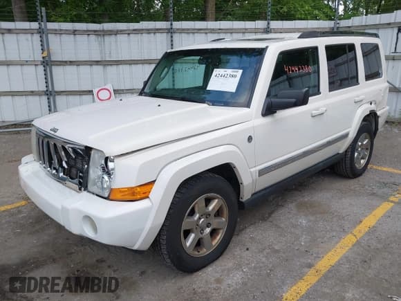✅ 2008 Jeep Commander Limited • VIN: 1J8HG58N08C190641 • Lot: 42442380. Listed on IAAI with 194,114 mi. Free auction sales archive from the USA and detailed vehicle history report at DreamBid. Image 2.