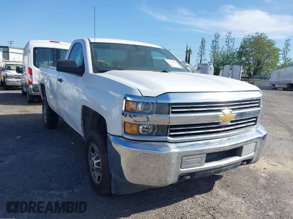✅ 2015 Chevrolet Silverado 2500HD Work Truck • VIN: 1GC0CUEG1FZ118681 • Lot: 41910006. Wystawiony na IAAI z przebiegiem 180 869 mil. Bezpłatny archiwum sprzedaży aukcyjnych z USA i szczegółowy raport historii pojazdu na DreamBid. Zdjęcie 1.
