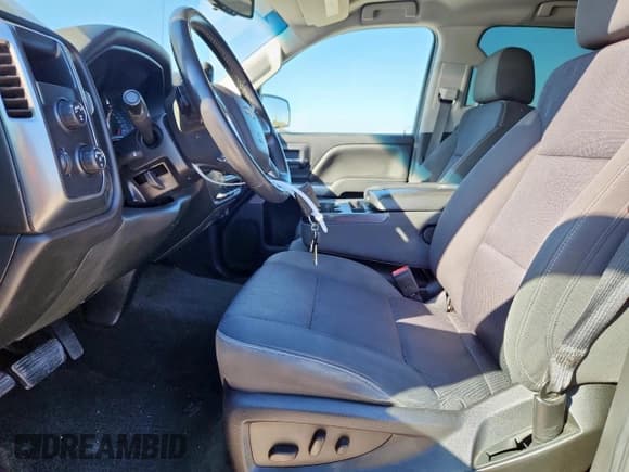 ✅ 2018 Chevrolet Silverado 1500 LT • VIN: 3GCUKREC5JG164974 • Лот: 90520345. Опубликован ранее на Copart с пробегом 171 279 миль. Бесплатный доступ к архиву аукционных продаж из США и подробный отчёт об истории автомобиля на DreamBid. Изображение 7.