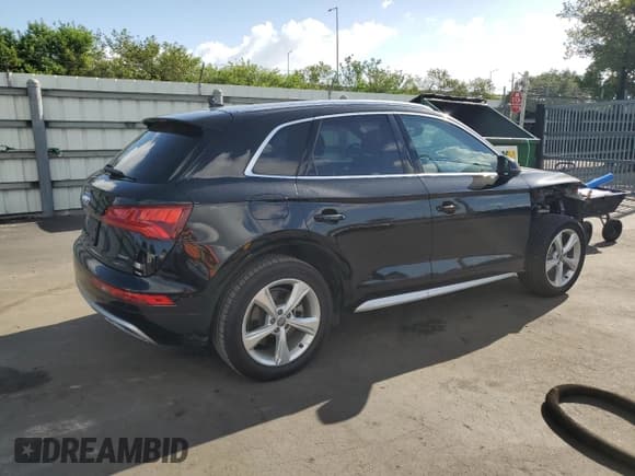 ✅ 2020 Audi Q5 Premium Plus • VIN: WA1BNAFY4L2107486 • Lot: 61209905. Wystawiony na Copart z przebiegiem 30 259 mil. Bezpłatny archiwum sprzedaży aukcyjnych z USA i szczegółowy raport historii pojazdu na DreamBid. Zdjęcie 3.