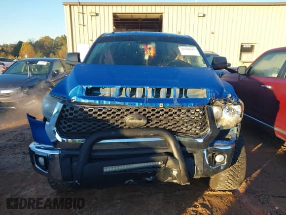 ✅ 2018 Toyota Tundra SR5 • VIN: 5TFDW5F16JX749827 • Lot: 43590103. Wystawiony na IAAI z przebiegiem 75 770 mil. Bezpłatny archiwum sprzedaży aukcyjnych z USA i szczegółowy raport historii pojazdu na DreamBid. Zdjęcie 12.