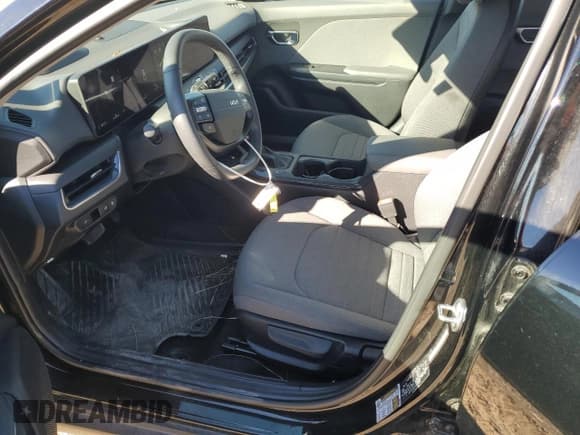 ✅ 2025 Kia K4 EX • VIN: 3KPFU4DE6SE031842 • Lot: 85396675. Wystawiony na Copart z przebiegiem 15 282 mil. Bezpłatny archiwum sprzedaży aukcyjnych z USA i szczegółowy raport historii pojazdu na DreamBid. Zdjęcie 7.