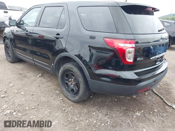 ✅ 2015 Ford Police Interceptor Utility • VIN: 1FM5K8AR2FGA15736 • Лот: 43039556. Опубликован ранее на IAAI с пробегом 141 212 миль. Бесплатный доступ к архиву аукционных продаж из США и подробный отчёт об истории автомобиля на DreamBid. Изображение 3.