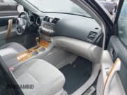 ✅ 2009 Toyota Highlander • VIN: JTEEW41A892035529 • Lot: 43911695. Listed on IAAI with 248,232 mi. Free auction sales archive from the USA and detailed vehicle history report at DreamBid. Image 5.