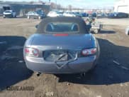 ✅ 2006 Mazda MX-5 Miata Grand Touring • VIN: JM1NC25FX60122377 • Lot: 43743114. Wystawiony na IAAI z przebiegiem 144 588 mil. Bezpłatny archiwum sprzedaży aukcyjnych z USA i szczegółowy raport historii pojazdu na DreamBid. Zdjęcie 16.