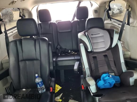 ✅ 2012 Chrysler Town & Country Touring L • VIN: 2C4RC1CG5CR169860 • Лот: 66026225. Опубликован ранее на Copart с пробегом 251 601 миль. Бесплатный доступ к архиву аукционных продаж из США и подробный отчёт об истории автомобиля на DreamBid. Изображение 10.