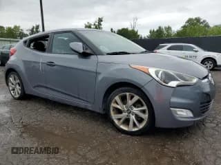 ✅ 2017 Hyundai Veloster • VIN: KMHTC6AD4HU306711 • Lot: 67216234. Wystawiony na Copart z przebiegiem 130 963 mil. Bezpłatny archiwum sprzedaży aukcyjnych z USA i szczegółowy raport historii pojazdu na DreamBid. Zdjęcie 4.