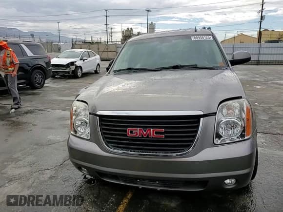 ✅ 2012 GMC Yukon SLE • VIN: 1GKS1AE04CR245229 • Lot: 80908125. Listed on Copart with 191,444 mi. Free auction sales archive from the USA and detailed vehicle history report at DreamBid. Image 14.