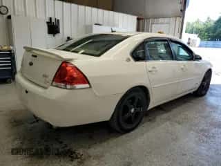 2008 Chevrolet Impala SS z VIN 2G1WD58C281329303, wystawiony jako Copart lot #80728405 z przebiegiem 161 957 mil mil oraz Czysty tytuł • Clean title. Historia ofert i sprzedaży dostępna na DreamBid. Obrazek 3.