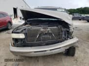 ✅ 2002 Chevrolet Suburban LT • VIN: 1GNEC16Z62J196409 • Лот: 60517915. Опубликован ранее на Copart с пробегом Не указан. Бесплатный доступ к архиву аукционных продаж из США и подробный отчёт об истории автомобиля на DreamBid. Изображение 5.