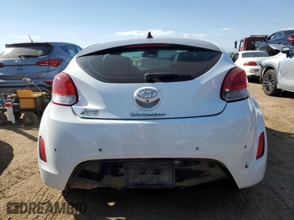 ✅ 2013 Hyundai Veloster w/Black Int • VIN: KMHTC6AD6DU146163 • Lot: 74830514. Wystawiony na Copart z przebiegiem 178 219 mil. Bezpłatny archiwum sprzedaży aukcyjnych z USA i szczegółowy raport historii pojazdu na DreamBid. Zdjęcie 6.