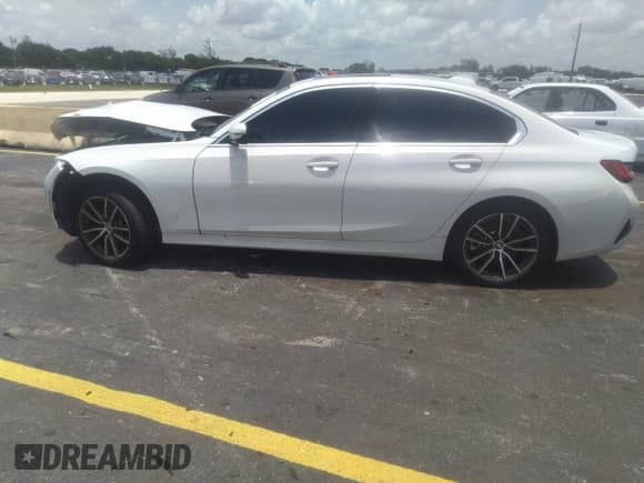 2020 BMW 3 Series 330i xDrive z VIN 3MW5R7J0XL8B23220, wystawiony jako IAAI lot #36889758 z przebiegiem 66 288 mil mil oraz . Historia ofert i sprzedaży dostępna na DreamBid. Obrazek 14.