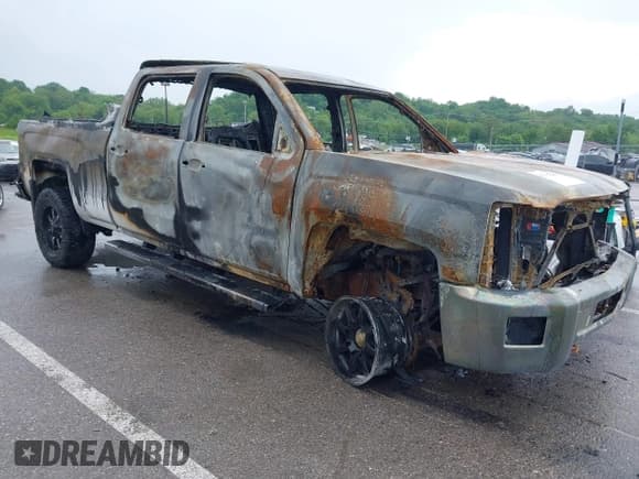 ✅ 2015 Chevrolet Silverado 2500HD LT • VIN: 1GC1KVEG4FF106698 • Lot: 42212983. Listed on IAAI with Not provided. Free auction sales archive from the USA and detailed vehicle history report at DreamBid. Image 1.