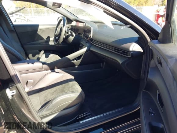 ✅ 2025 Hyundai Elantra • VIN: KMHLW4DK8SU025489 • Lot: 43586255. Listed on IAAI with 4,167 mi. Free auction sales archive from the USA and detailed vehicle history report at DreamBid. Image 5.