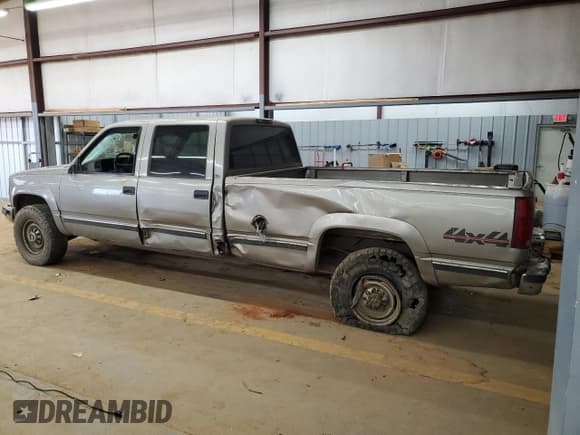 ✅ 2000 Chevrolet Silverado 3500 • VIN: 1GCHK33R4YF491903 • Lot: 42501245. Listed on Copart with 388,000 mi. Free auction sales archive from the USA and detailed vehicle history report at DreamBid. Image 2.