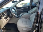 ✅ 2015 Toyota Highlander LE • VIN: 5TDZKRFH9FS046662 • Лот: 90106085. Опубликован ранее на Copart с пробегом 107 948 миль. Бесплатный доступ к архиву аукционных продаж из США и подробный отчёт об истории автомобиля на DreamBid. Изображение 7.