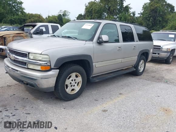 ✅ 2004 Chevrolet Suburban LT • VIN: 1GNFK16Z14J246188 • Lot: 43318864. Listed on IAAI with 220,765 mi. Free auction sales archive from the USA and detailed vehicle history report at DreamBid. Image 2.