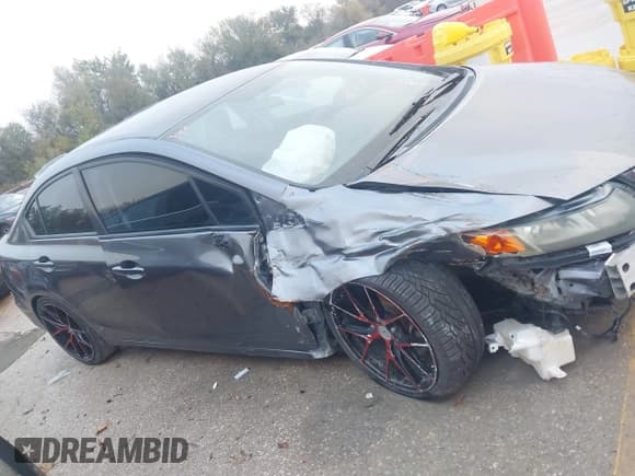 ✅ 2014 Honda Civic LX • VIN: 19XFB2F52EE021711 • Лот: 43786300. Опубликован ранее на IAAI с пробегом 183 934 миль. Бесплатный доступ к архиву аукционных продаж из США и подробный отчёт об истории автомобиля на DreamBid. Изображение 13.