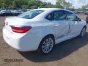 ✅ 2014 Buick Verano • VIN: 1G4PP5SK5E4121978 • Lot: 43118678. Wystawiony na IAAI z przebiegiem 74 676 mil. Bezpłatny archiwum sprzedaży aukcyjnych z USA i szczegółowy raport historii pojazdu na DreamBid. Zdjęcie 17.
