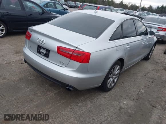 ✅ 2013 Audi A6 Premium Plus • VIN: WAUGGAFC3DN076979 • Лот: 43679932. Опубликован ранее на IAAI с пробегом 113 733 миль. Бесплатный доступ к архиву аукционных продаж из США и подробный отчёт об истории автомобиля на DreamBid. Изображение 4.