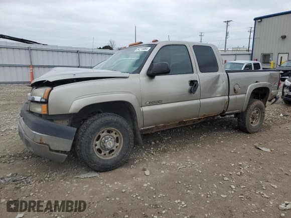 ✅ 2003 Chevrolet Silverado 2500HD LS • VIN: 1GCHK29U43E104044 • Lot: 84215684. Wystawiony na Copart z przebiegiem Nie podano. Bezpłatny archiwum sprzedaży aukcyjnych z USA i szczegółowy raport historii pojazdu na DreamBid. Zdjęcie 1.