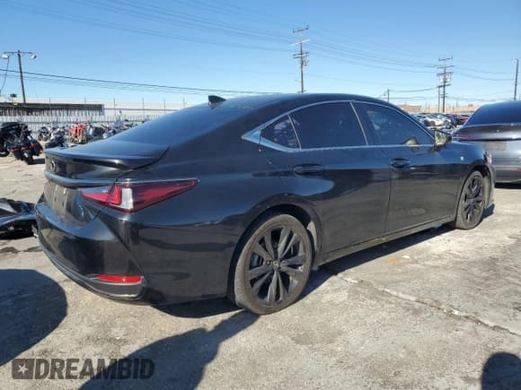 ✅ 2023 Lexus ES 300h F Sport • VIN: 58ABA1C14PU032120 • Лот: 48148655. Опубликован ранее на Copart с пробегом 56 108 миль. Бесплатный доступ к архиву аукционных продаж из США и подробный отчёт об истории автомобиля на DreamBid. Изображение 3.