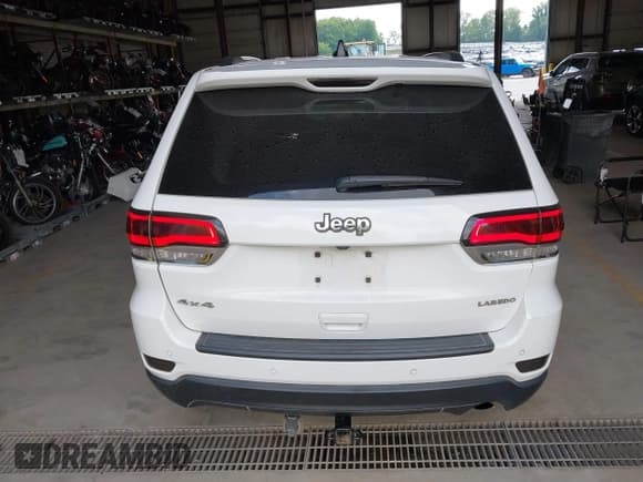 ✅ 2017 Jeep Grand Cherokee Altitude • VIN: 1C4RJFAG4HC651452 • Lot: 42948509. Listed on IAAI with 143,613 mi. Free auction sales archive from the USA and detailed vehicle history report at DreamBid. Image 16.