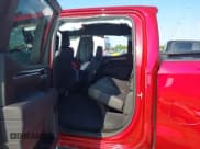 ✅ 2025 Chevrolet Silverado 1500 LT Trail Boss • VIN: 3GCUKFED5SG366335 • Lot: 43010115. Wystawiony na IAAI z przebiegiem Nie podano. Bezpłatny archiwum sprzedaży aukcyjnych z USA i szczegółowy raport historii pojazdu na DreamBid. Zdjęcie 8.