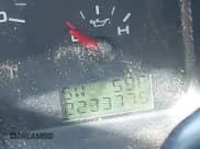 ✅ 2008 Ford F-150 XL • VIN: 1FTPF125X8KC46467 • Lot: 42287505. Wystawiony na IAAI z przebiegiem 223 377 mil. Bezpłatny archiwum sprzedaży aukcyjnych z USA i szczegółowy raport historii pojazdu na DreamBid. Zdjęcie 16.