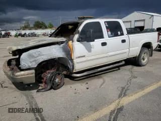 ✅ 2006 Chevrolet Silverado 2500HD LT3 • VIN: 1GCHK23UX6F191374 • Лот: 56893015. Опубликован ранее на Copart с пробегом Не указан. Бесплатный доступ к архиву аукционных продаж из США и подробный отчёт об истории автомобиля на DreamBid. Изображение 1.