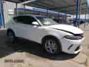 ✅ 2024 Dodge Hornet R/T • VIN: ZACPDFCW6R3A31502 • Lot: 69241235. Wystawiony na Copart z przebiegiem 33 168 mil mil. Skorzystaj z bezpłatnego archiwum sprzedaży aukcyjnych z USA i zobacz szczegółowy raport historii pojazdu na DreamBid. Zdjęcie 4.