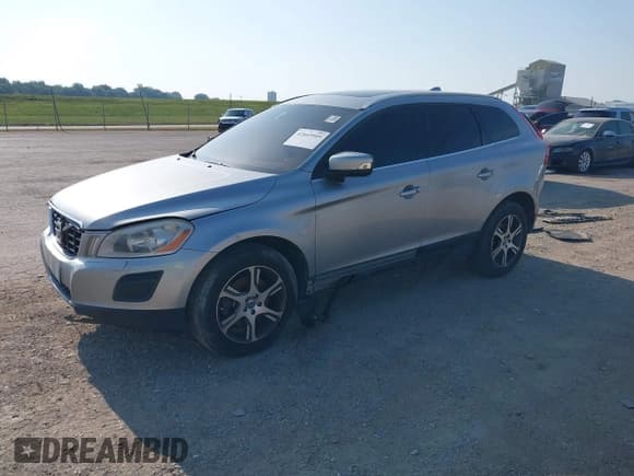 ✅ 2012 Volvo XC60 3.0L • VIN: YV4902DZ8C2322094 • Lot: 42669509. Listed on IAAI with 184,338 mi. Free auction sales archive from the USA and detailed vehicle history report at DreamBid. Image 18.