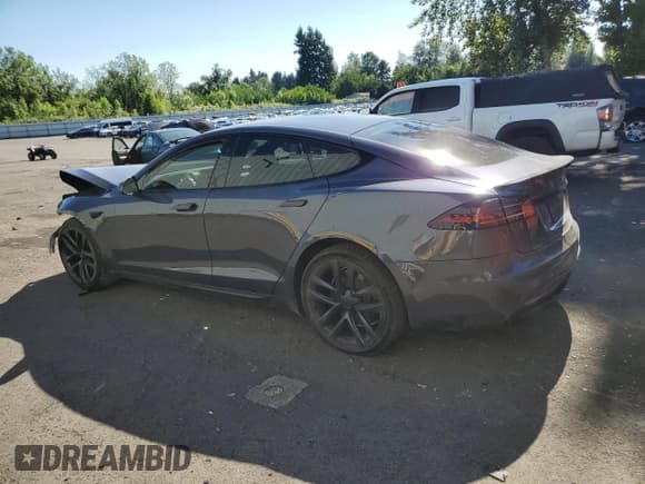 ✅ 2022 Tesla Model S Plaid • VIN: 5YJSA1E6XNF479951 • Лот: 60313955. Опубликован ранее на Copart с пробегом Не указан. Бесплатный доступ к архиву аукционных продаж из США и подробный отчёт об истории автомобиля на DreamBid. Изображение 2.