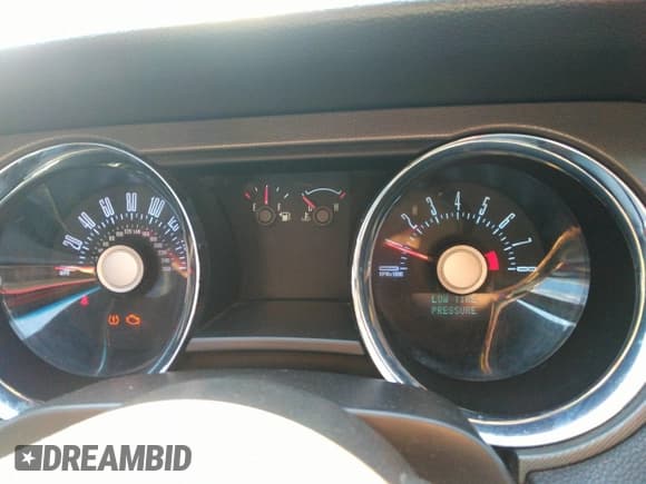 ✅ 2012 Ford Mustang V6 • VIN: 1ZVBP8EM2C5273329 • Лот: 42357858. Опубликован ранее на IAAI с пробегом 168 728 миль. Бесплатный доступ к архиву аукционных продаж из США и подробный отчёт об истории автомобиля на DreamBid. Изображение 7.