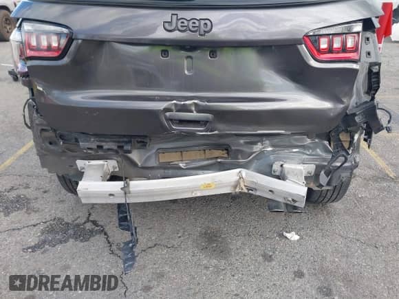 2021 Jeep Compass 80th Anniversary z VIN 3C4NJCEB7MT596909, wystawiony jako IAAI lot #41376547 z przebiegiem 54 058 mil mil oraz . Historia ofert i sprzedaży dostępna na DreamBid. Obrazek 6.