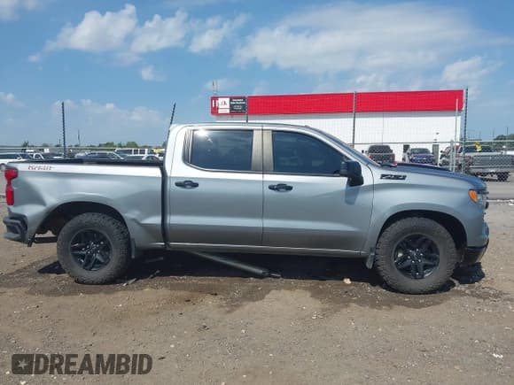 ✅ 2023 Chevrolet Silverado 1500 LT Trail Boss • VIN: 3GCPDFEK8PG150461 • Lot: 42816422. Wystawiony na IAAI z przebiegiem 50 988 mil. Bezpłatny archiwum sprzedaży aukcyjnych z USA i szczegółowy raport historii pojazdu na DreamBid. Zdjęcie 14.