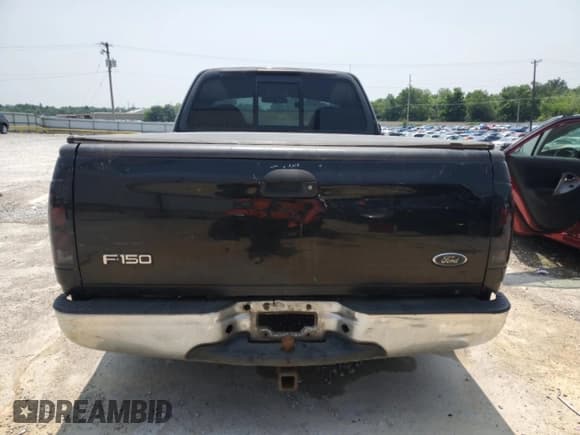 ✅ 2001 Ford F-150 XL • VIN: 1FTRF17L11NA64449 • Lot: 59757325. Wystawiony na Copart z przebiegiem Nie podano. Bezpłatny archiwum sprzedaży aukcyjnych z USA i szczegółowy raport historii pojazdu na DreamBid. Zdjęcie 6.
