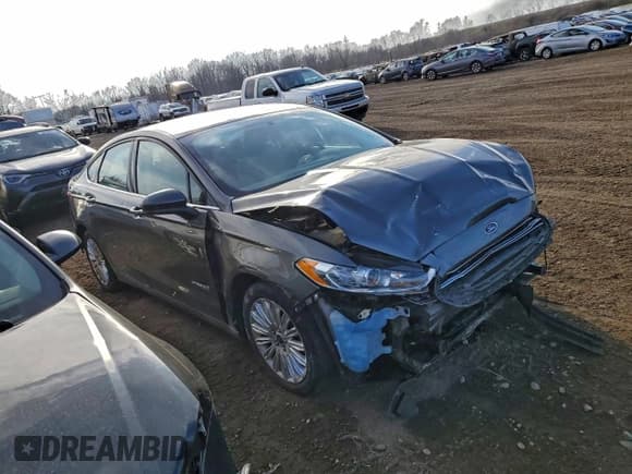 ✅ 2016 Ford Fusion S Hybrid • VIN: 3FA6P0UU8GR155429 • Лот: 93466415. Опубликован ранее на Copart с пробегом 86 680 миль. Бесплатный доступ к архиву аукционных продаж из США и подробный отчёт об истории автомобиля на DreamBid. Изображение 4.