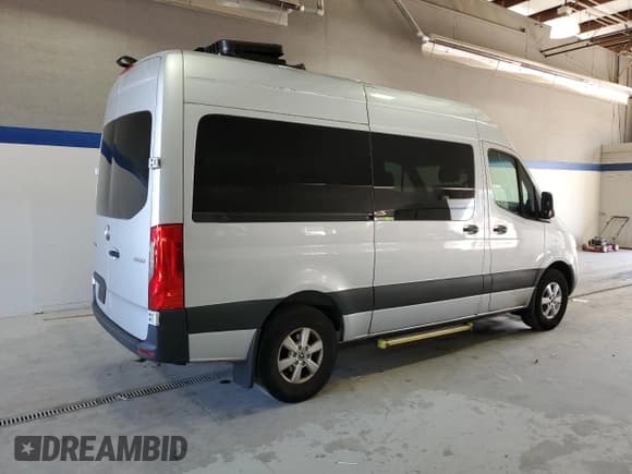 ✅ 2022 Mercedes-Benz Sprinter • VIN: W1Z4EFHY1NP511755 • Лот: 66149835. Опубликован ранее на Copart с пробегом 15 139 миль. Бесплатный доступ к архиву аукционных продаж из США и подробный отчёт об истории автомобиля на DreamBid. Изображение 3.