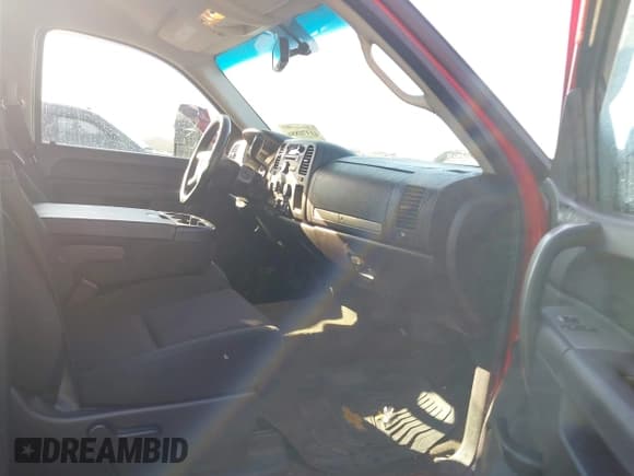 ✅ 2013 Chevrolet Silverado 2500HD LT • VIN: 1GC1KXCG1DF144630 • Lot: 41370886. Listed on IAAI with 268,431 mi. Free auction sales archive from the USA and detailed vehicle history report at DreamBid. Image 5.