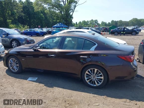 ✅ 2018 Infiniti Q50 Luxe • VIN: JN1EV7AR9JM610733 • Lot: 42855292. Listed on IAAI with 68,218 mi. Free auction sales archive from the USA and detailed vehicle history report at DreamBid. Image 14.