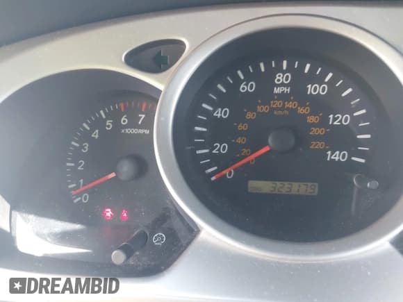 ✅ 2007 Toyota Highlander w/3rd Row • VIN: JTEDP21A270140623 • Lot: 42695863. Listed on IAAI with 323,179 mi. Free auction sales archive from the USA and detailed vehicle history report at DreamBid. Image 7.