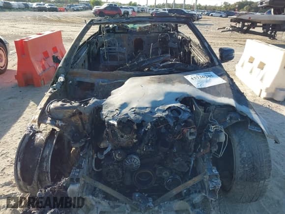 ✅ 2013 Mercedes-Benz E 350 • VIN: WDDKK5KF6DF191143 • Lot: 43736285. Wystawiony na IAAI z przebiegiem Nie podano. Bezpłatny archiwum sprzedaży aukcyjnych z USA i szczegółowy raport historii pojazdu na DreamBid. Zdjęcie 6.