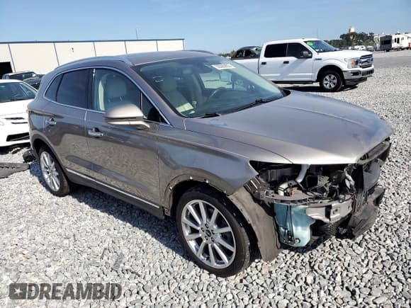 ✅ 2019 Lincoln MKC Reserve • VIN: 5LMCJ3C95KUL47768 • Лот: 93565955. Опубликован ранее на Copart с пробегом 72 225 миль. Бесплатный доступ к архиву аукционных продаж из США и подробный отчёт об истории автомобиля на DreamBid. Изображение 4.