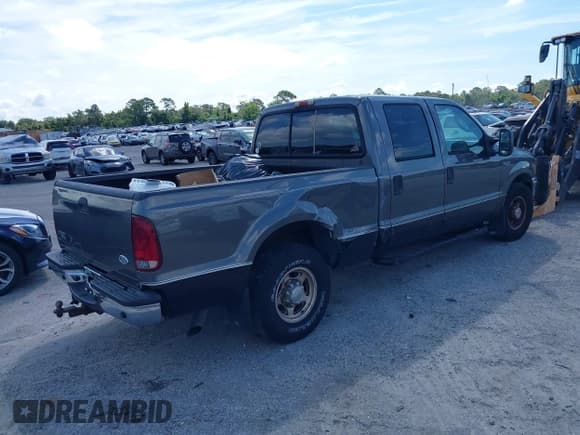 ✅ 2004 Ford F-250 XL • VIN: 1FTNW20L94EB48554 • Lot: 42451865. Listed on IAAI with 182,537 mi. Free auction sales archive from the USA and detailed vehicle history report at DreamBid. Image 4.