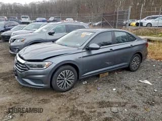 ✅ 2019 Volkswagen Jetta SEL • VIN: 3VWE57BU8KM053848 • Лот: 96133235. Опубликован ранее на Copart с пробегом 178 374 миль. Бесплатный доступ к архиву аукционных продаж из США и подробный отчёт об истории автомобиля на DreamBid. Изображение 1.