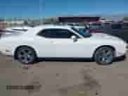 2011 Dodge Challenger R/T z VIN 2B3CJ5DT0BH565702, wystawiony jako IAAI lot #43528357 z przebiegiem 120 653 mil mil oraz . Historia ofert i sprzedaży dostępna na DreamBid. Obrazek 13.