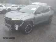 ✅ 2025 Chevrolet Equinox FWD RS • VIN: 3GNAXLEG1SL173319 • Lot: 43038770. Wystawiony na IAAI z przebiegiem 15 146 mil. Bezpłatny archiwum sprzedaży aukcyjnych z USA i szczegółowy raport historii pojazdu na DreamBid. Zdjęcie 2.